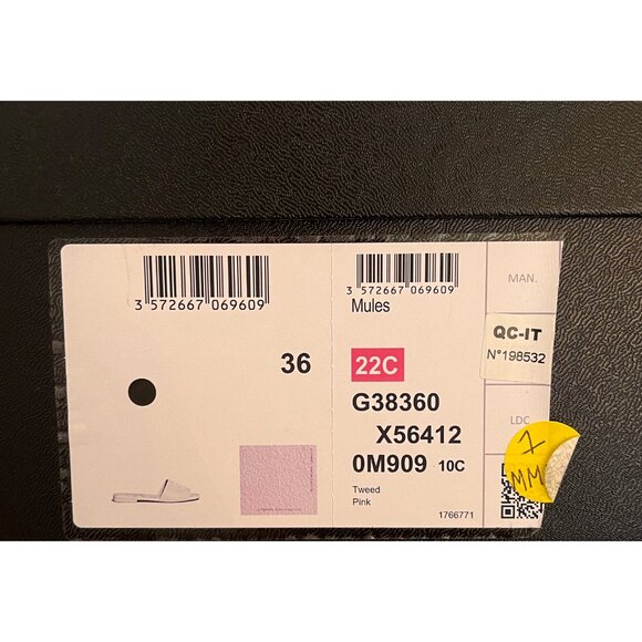 CHANEL - Brand New NIB Chanel Pink Tweed & Leather CC Slides Size 36 - Picture 14 of 14